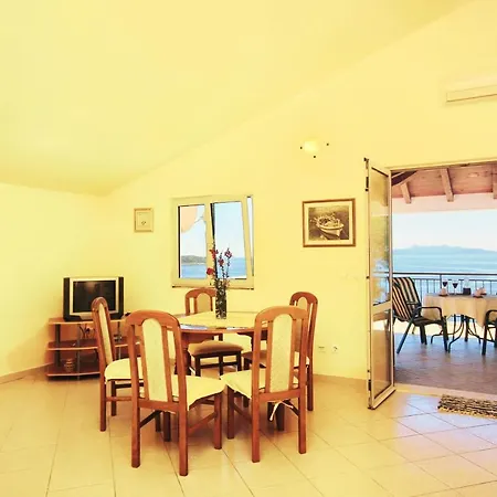Apartment 10061a *