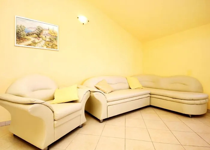 Apartment 10061a *
